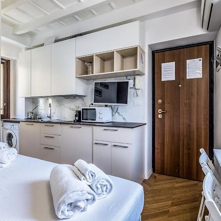 Morimondo Studio Apartment Milan Luaran gambar