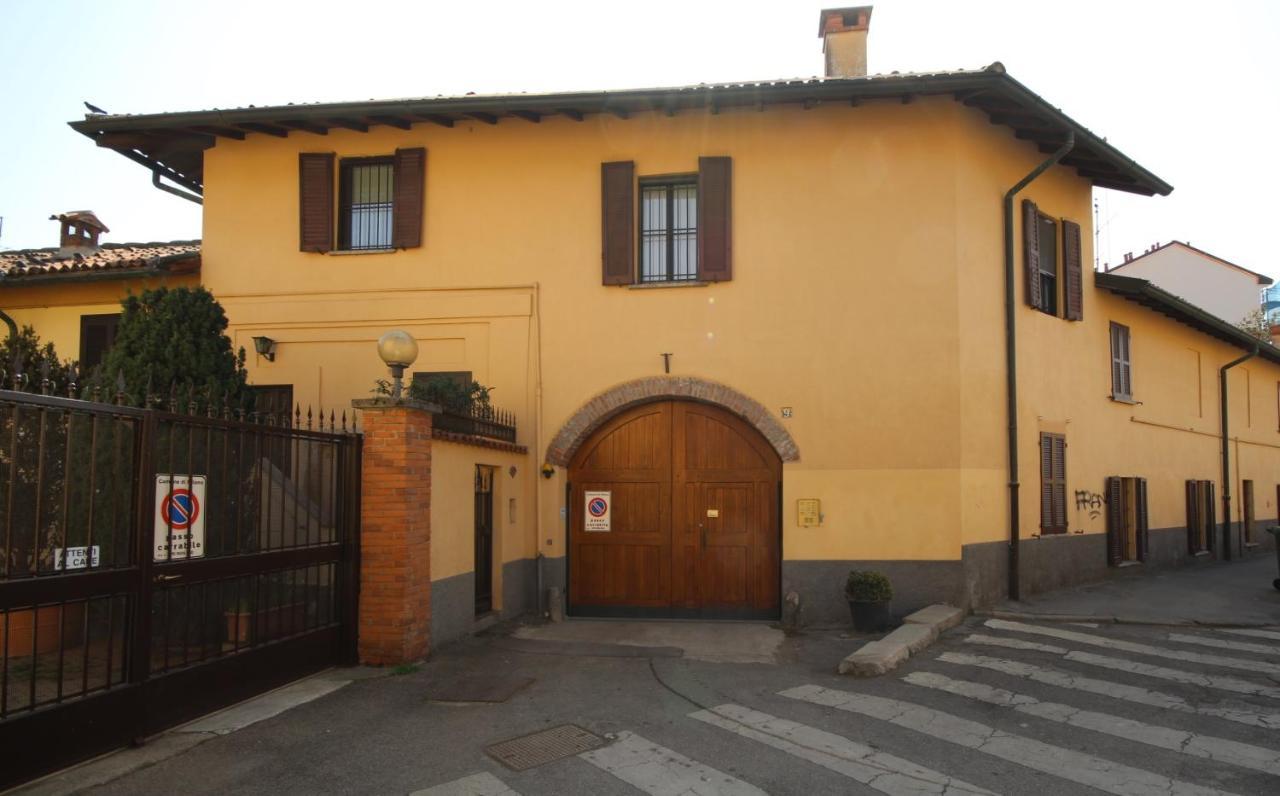 Morimondo Studio Apartment Milan Luaran gambar